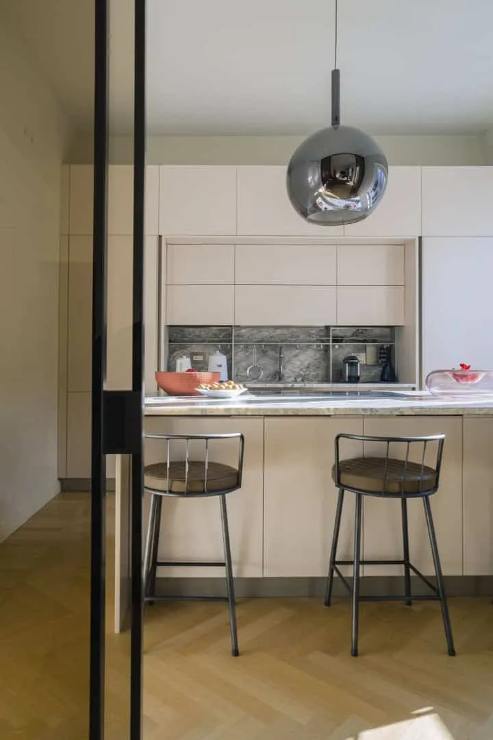 米兰独家公寓由Anice Architettura设计：复古优雅与现代生活方式的融合