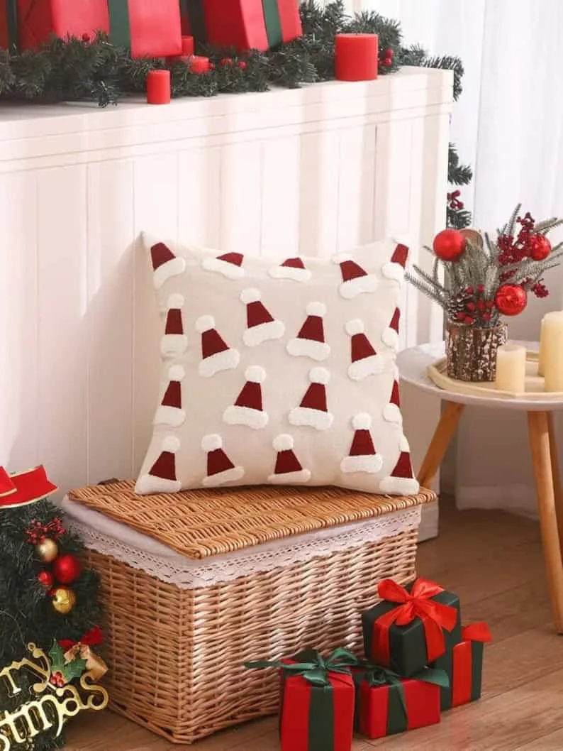 2. Almohada con gorro de Papá Noel