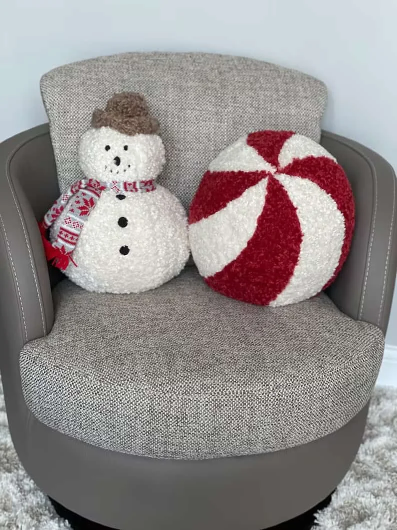 12. Almohada navideña