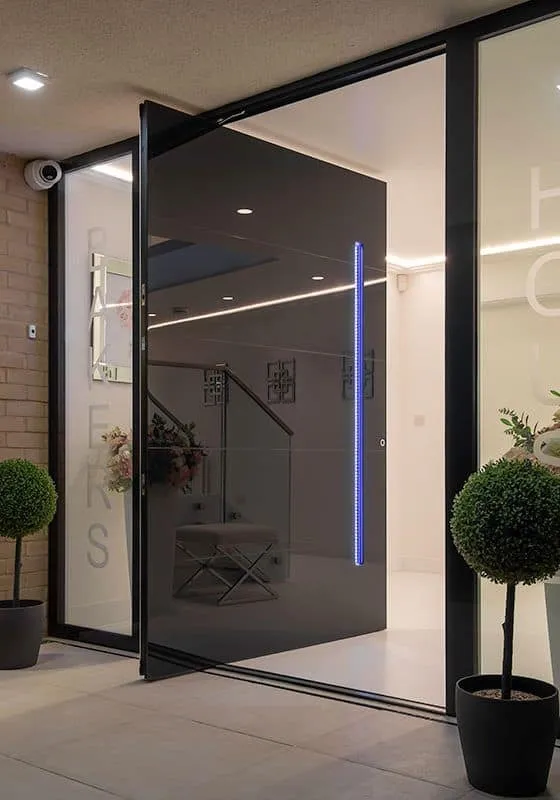 Поворотні двері приносять свіжий погляд на інтер'єри