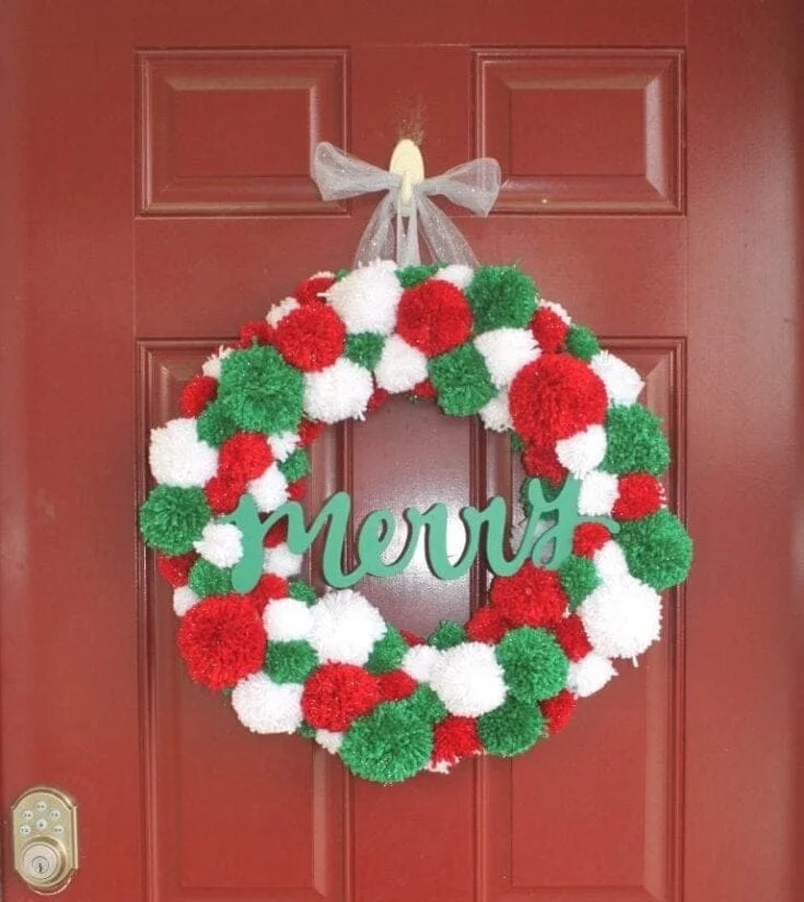 12. GUIRNALDA DE BOLAS PELUDAS