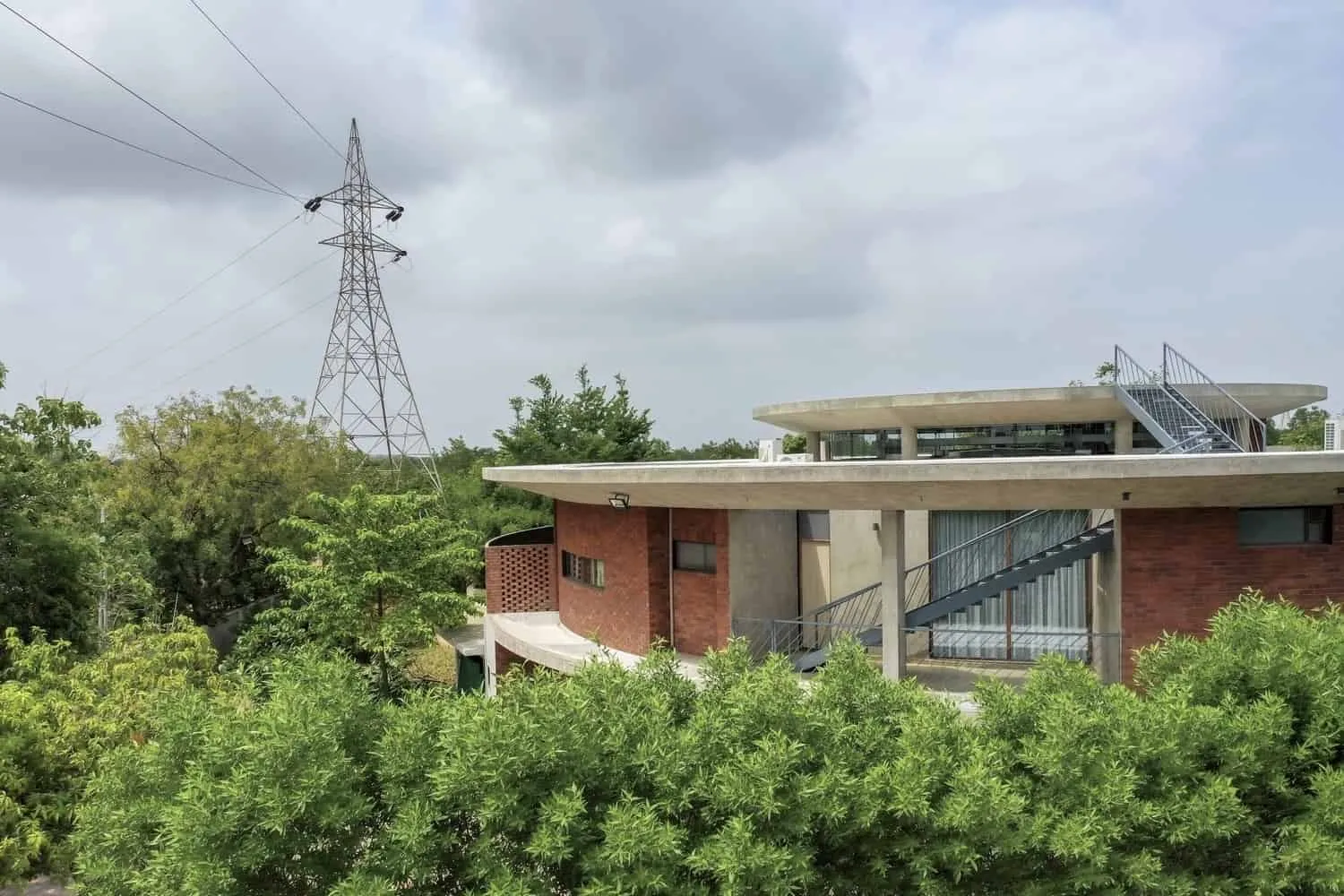 Round House by studio prAcademics in India