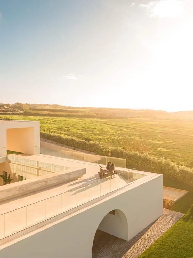 Casa Falésia del Rey de [i]da arquitectos en Obidos, Portugal