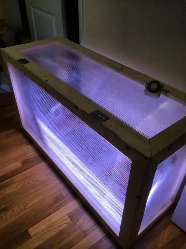 10. Invernadero interno autónomo para casa