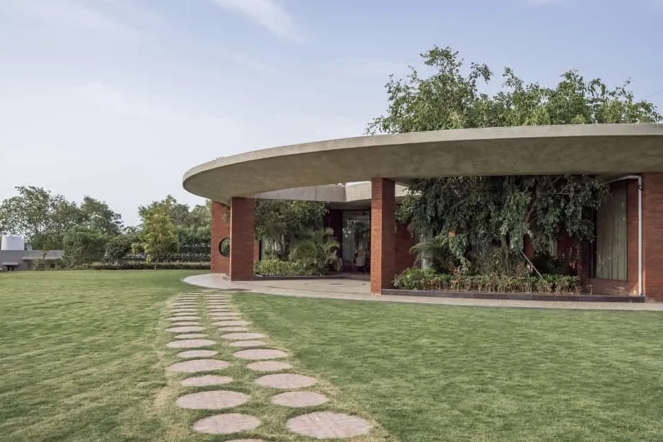Round House by studio prAcademics in India