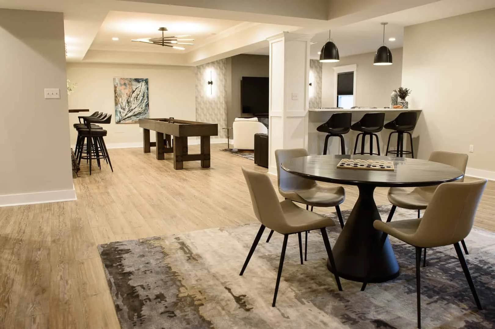 5. Sótano completamente geométrico moderno