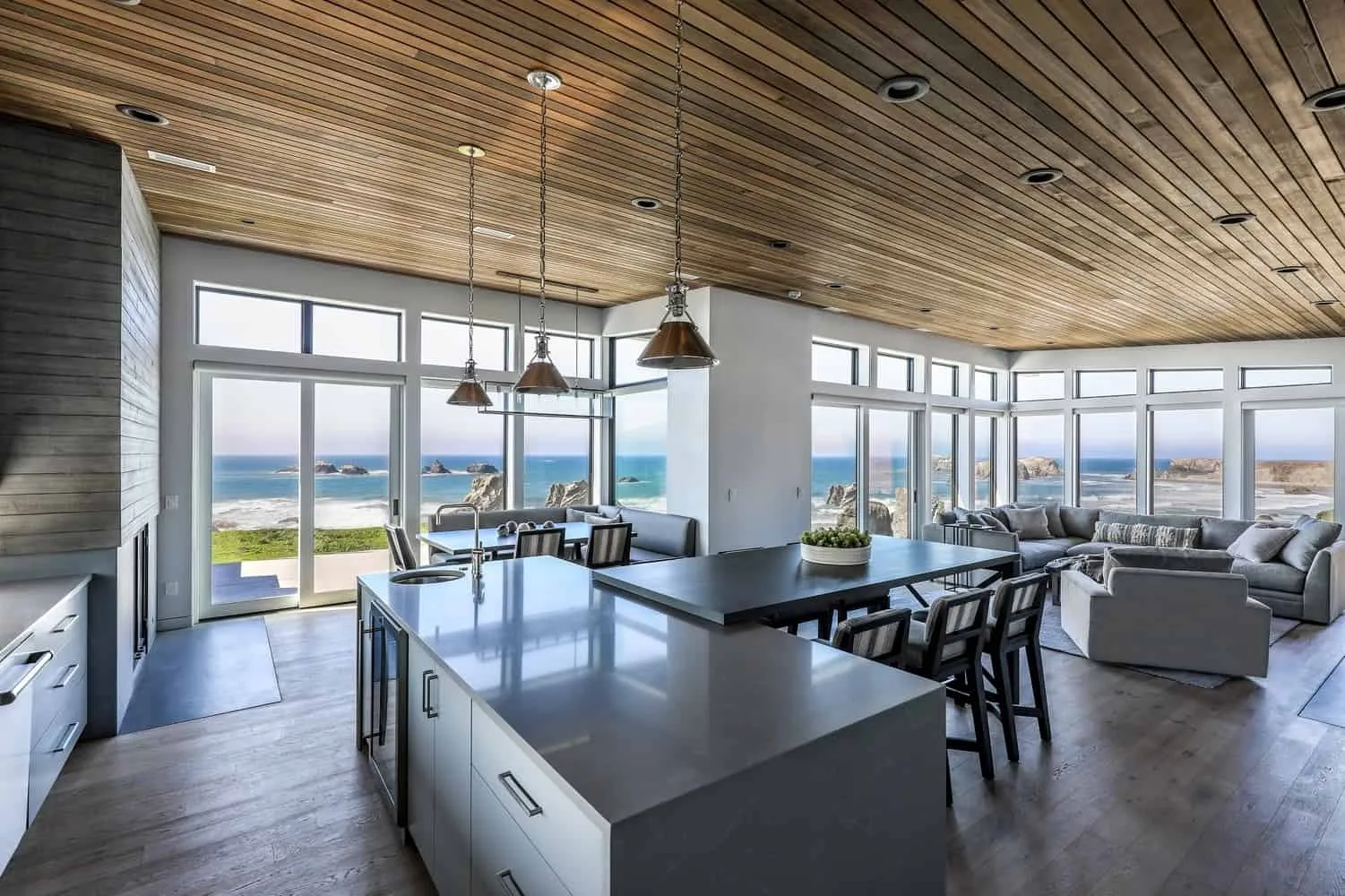 Beach House Face Rock by Giulietti Schouten Weber Architects in Bandon, Oregon Beach House Face Rock by Giulietti Schouten Weber Architects in Bandon, Oregon