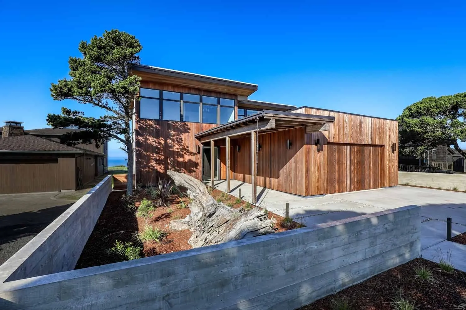 Beach House Face Rock by Giulietti Schouten Weber Architects in Bandon, Oregon Beach House Face Rock by Giulietti Schouten Weber Architects in Bandon, Oregon