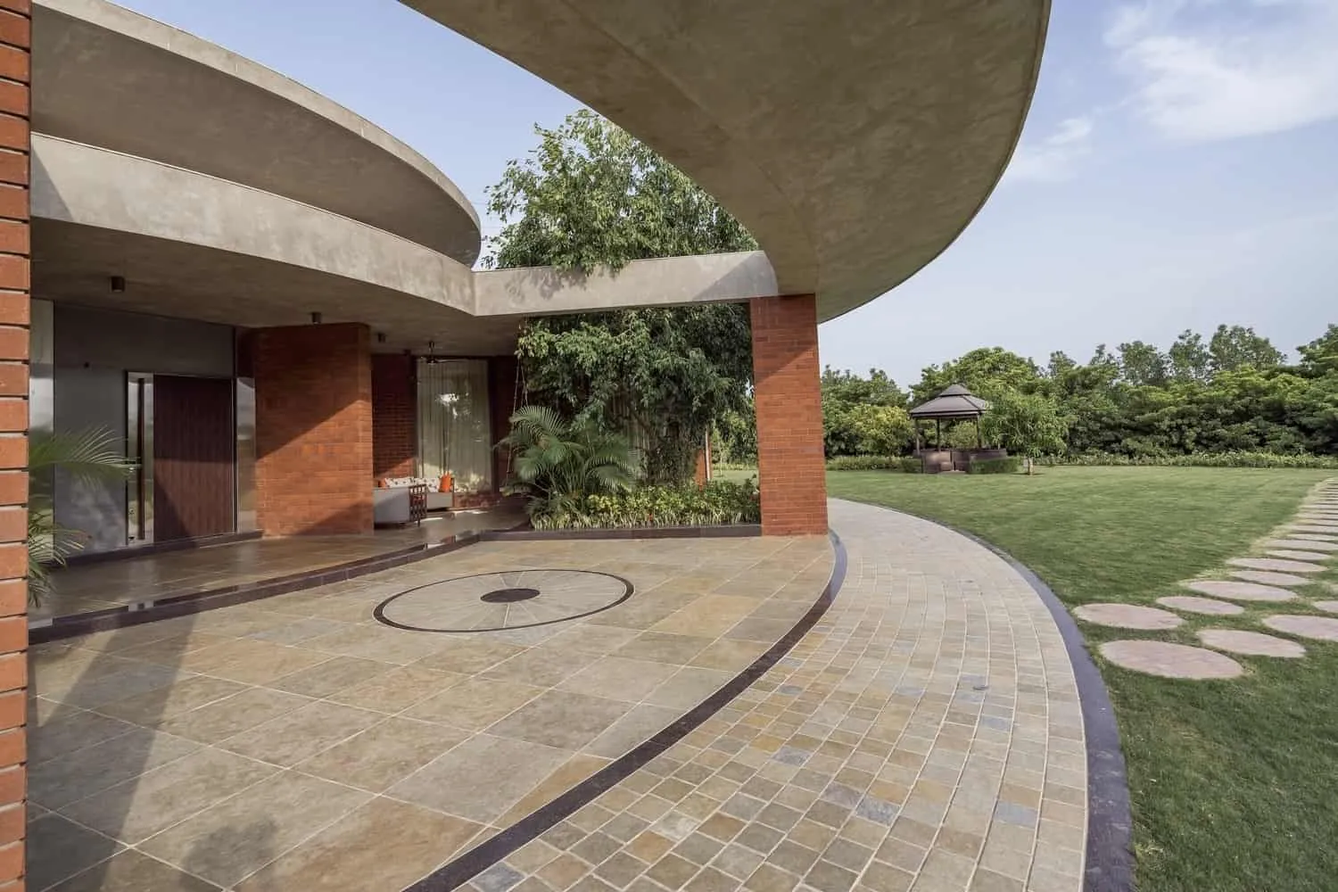 Round House by studio prAcademics in India