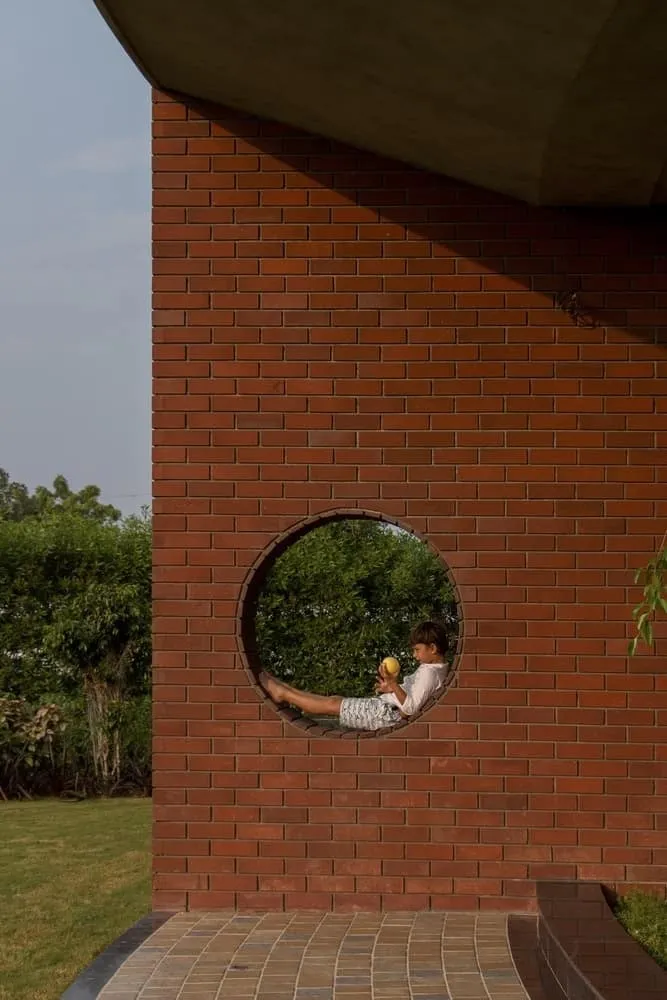 Round House by studio prAcademics in India