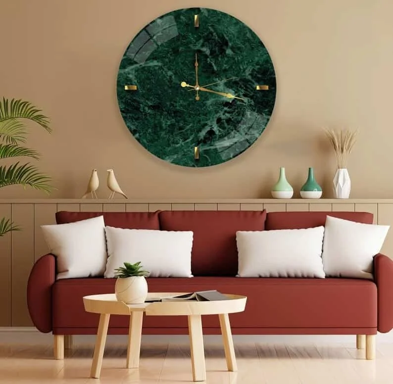 8. Wanduhren aus geschmolzenem Glas