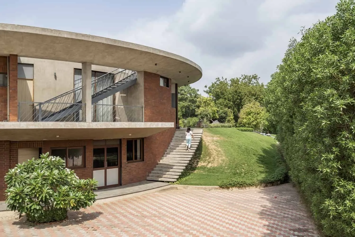 Round House by studio prAcademics in India