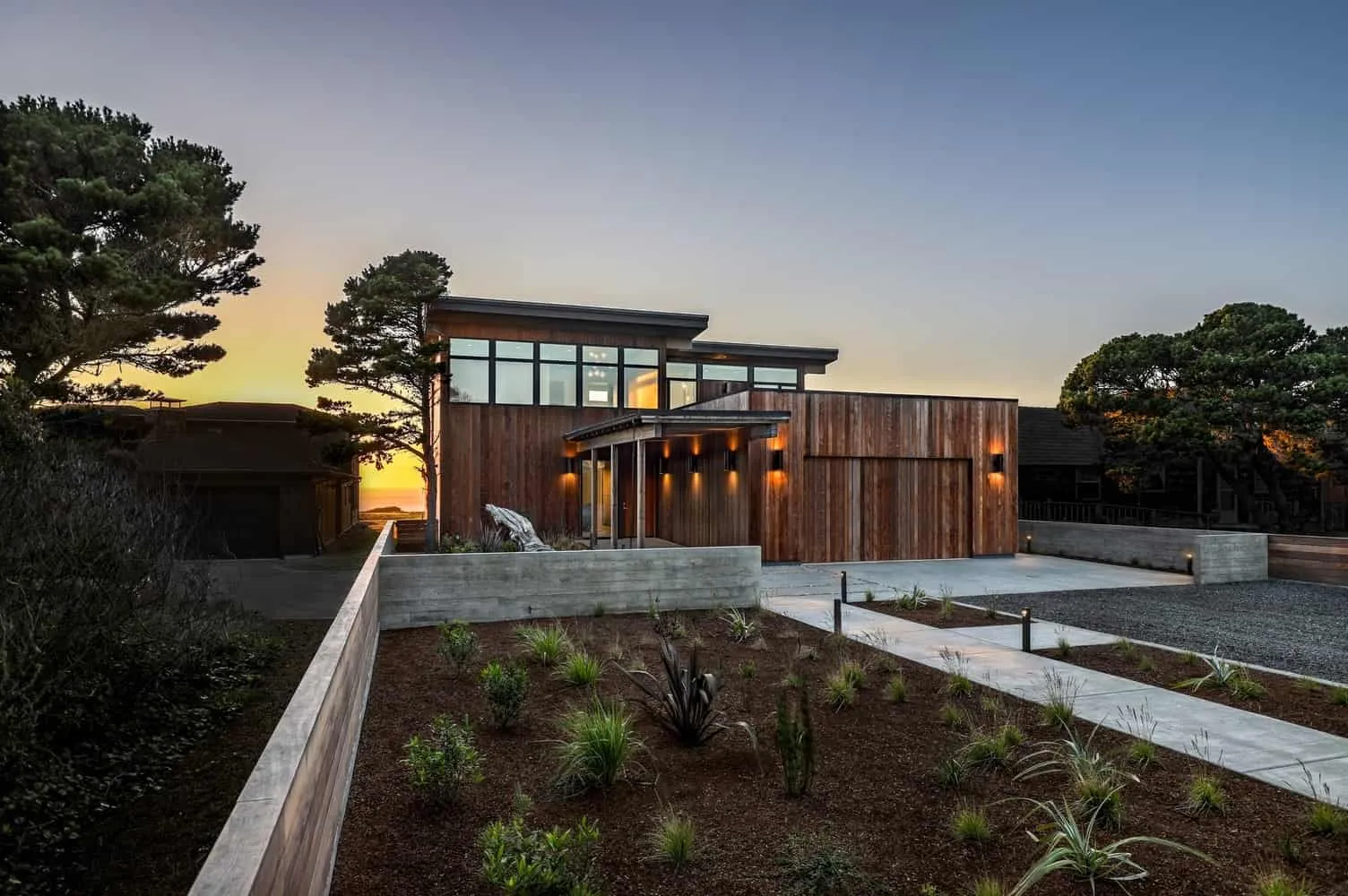 Beach House Face Rock by Giulietti Schouten Weber Architects in Bandon, Oregon Beach House Face Rock by Giulietti Schouten Weber Architects in Bandon, Oregon