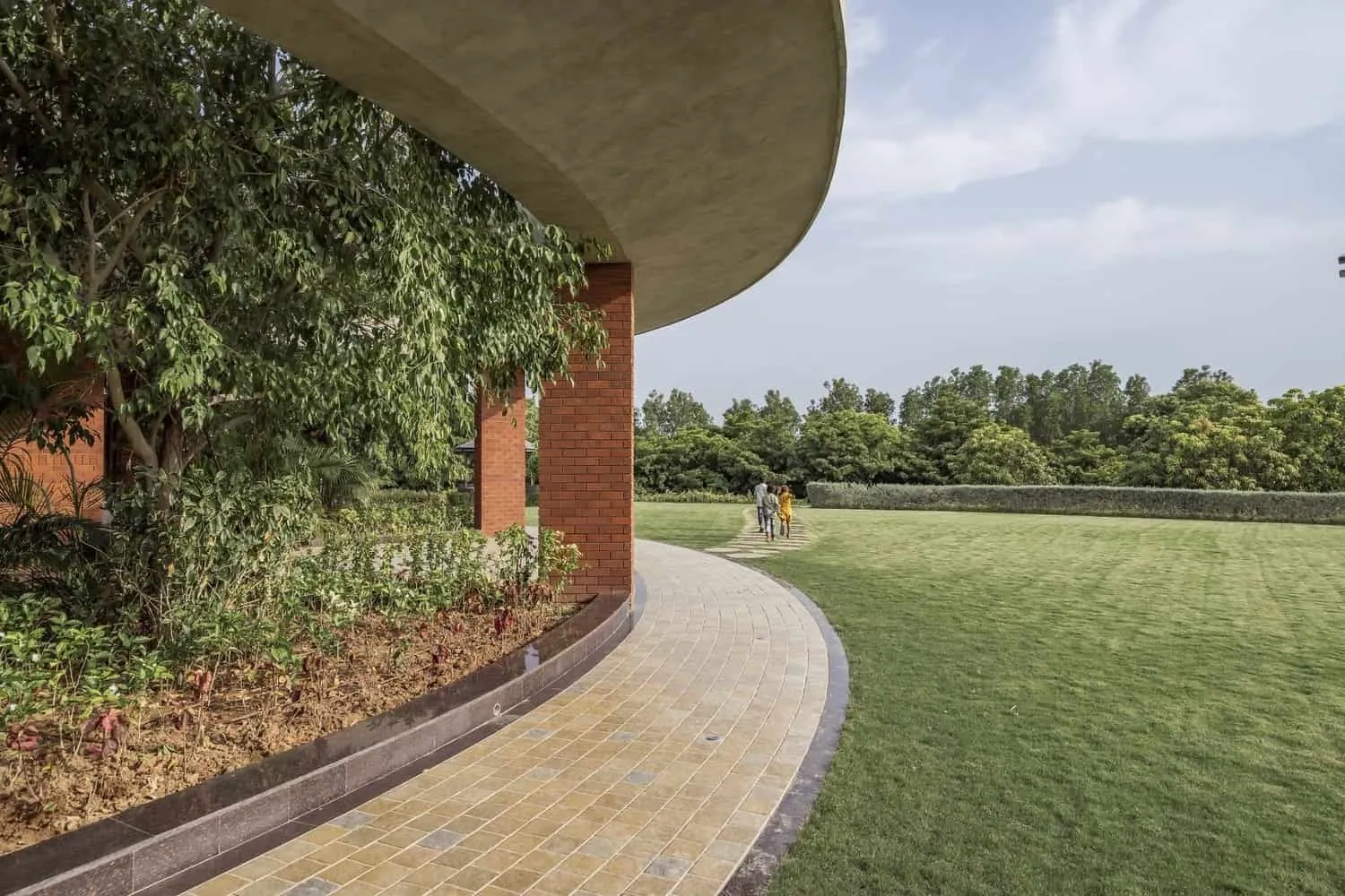 Round House by studio prAcademics in India