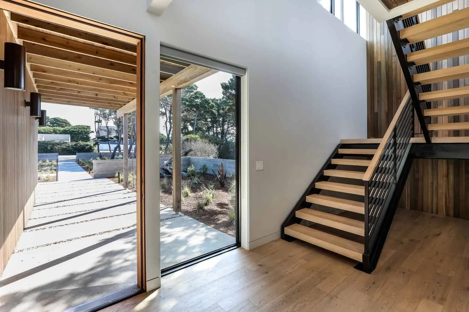 Beach House Face Rock by Giulietti Schouten Weber Architects in Bandon, Oregon Beach House Face Rock by Giulietti Schouten Weber Architects in Bandon, Oregon