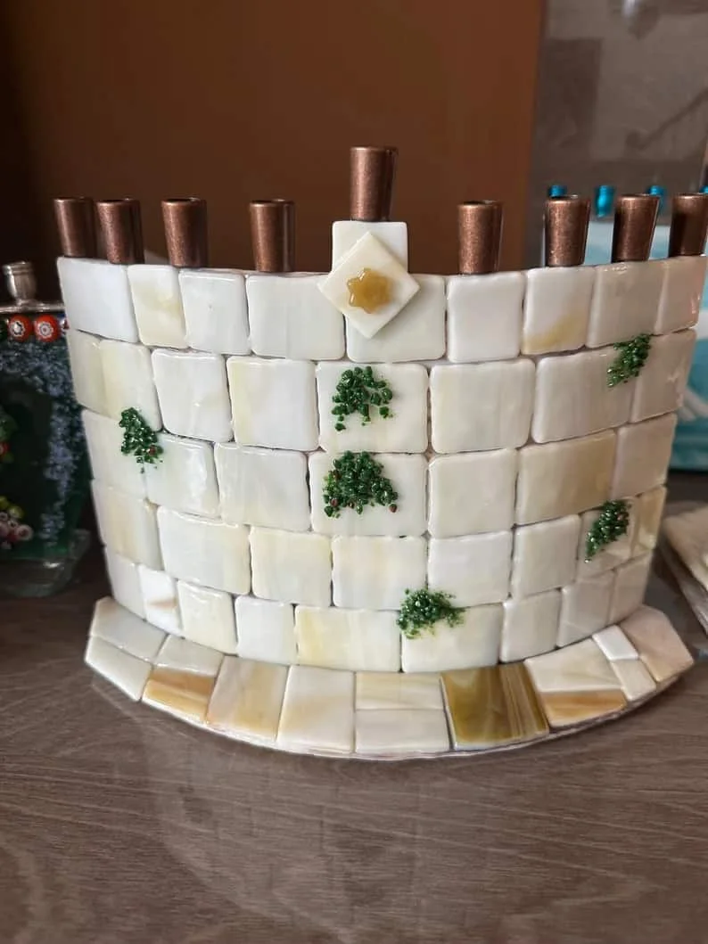 14. Menara de la Muralla de Babilonia de Hanukah,