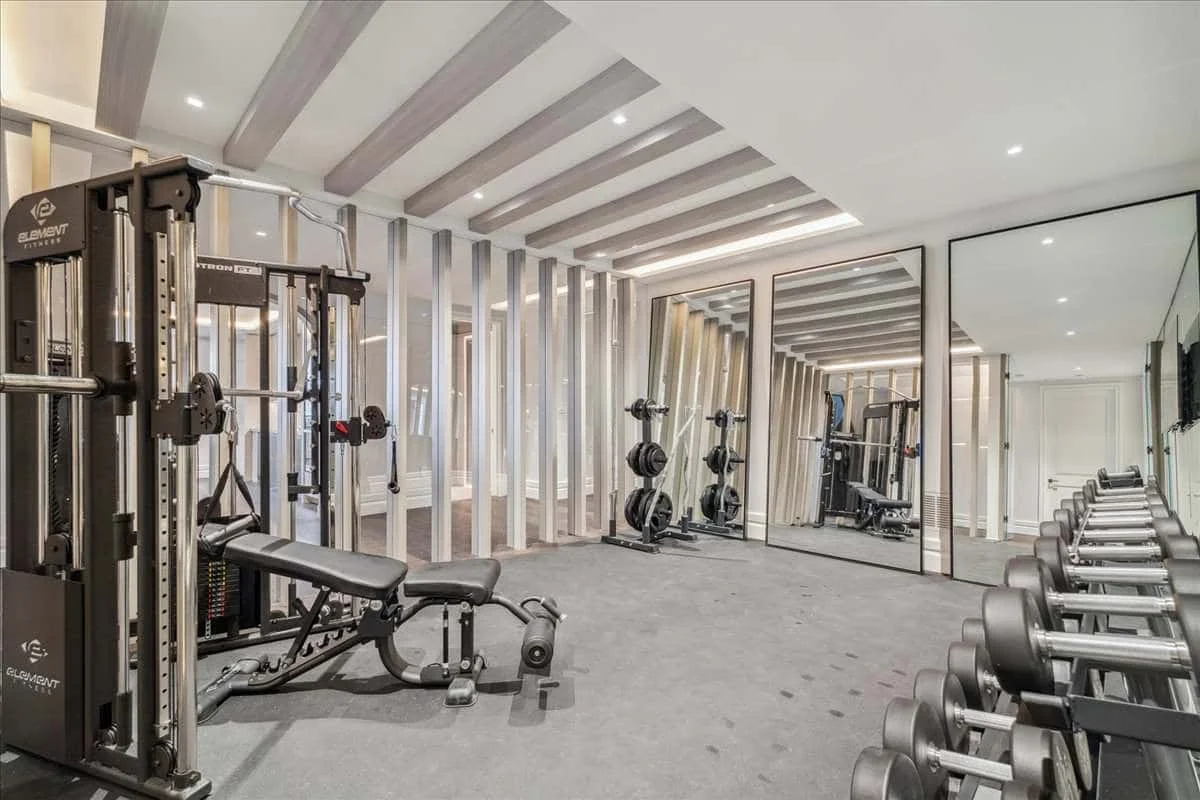 2. Sala de ejercicios en casa moderna, Toronto