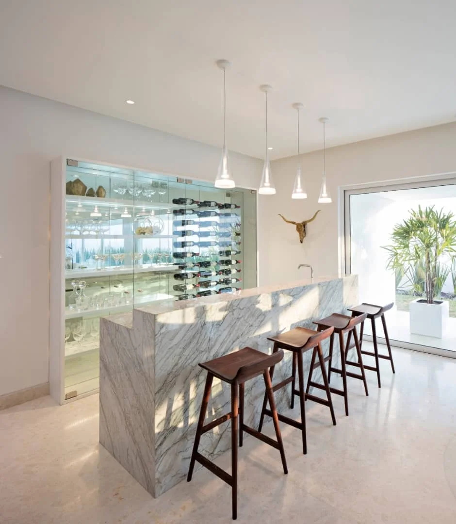 5. Bar en casa moderno