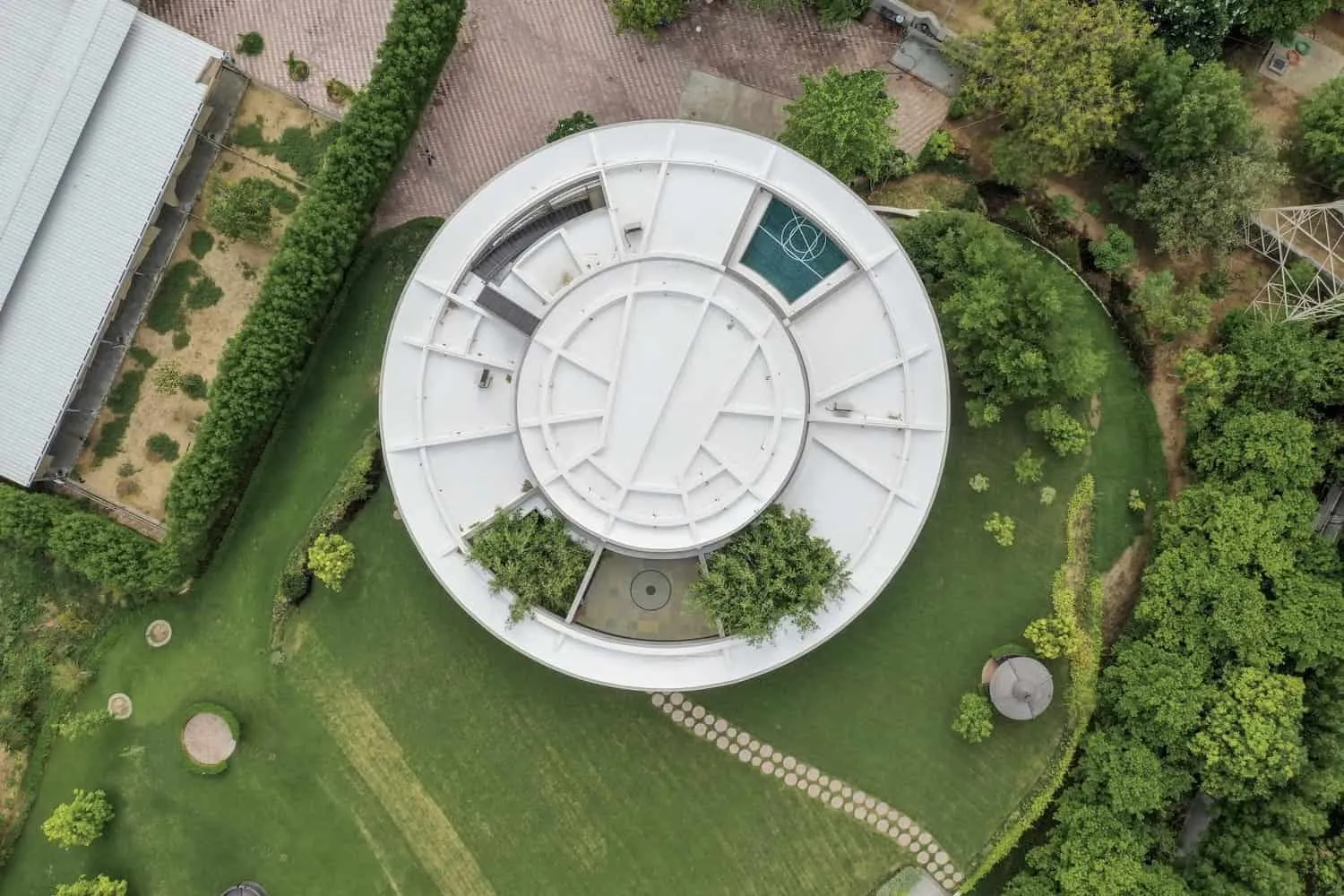 Round House by studio prAcademics in India