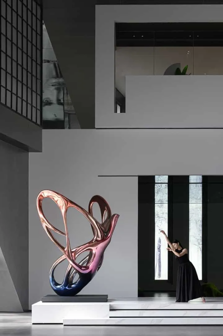 Topway Space Design打造的Golde陶瓷砖总部：优雅舞步的舞者