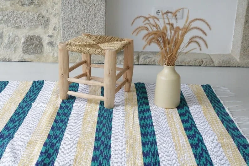 5. Gran alfombra a crochet de rayas