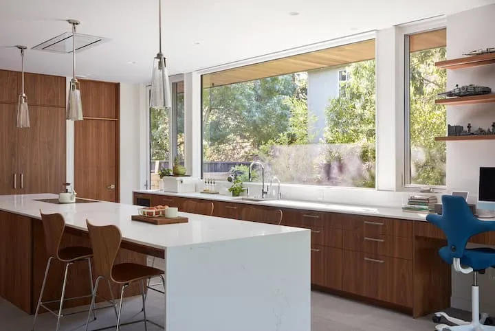 Klopf Architecture设计的C-Through住宅：帕洛阿尔托现代庭院休闲