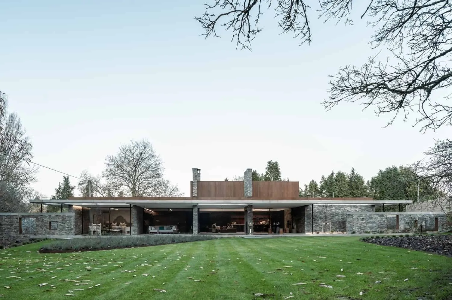 Sandwich House by Outset Think — Minimalist Home with Courtyard Inspired by Formal English Gardens, Surrey, England