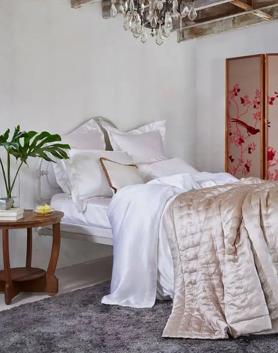 Complete Monthly Guide to Beautiful White Bedding