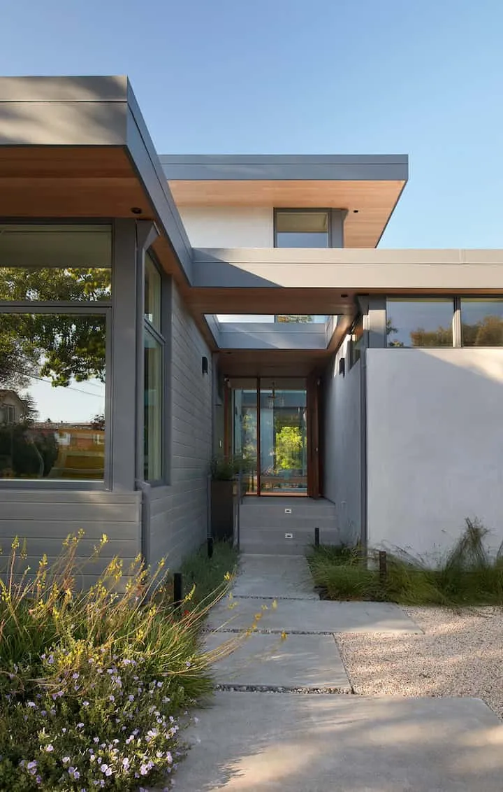 Klopf Architecture设计的C-Through住宅：帕洛阿尔托现代庭院休闲