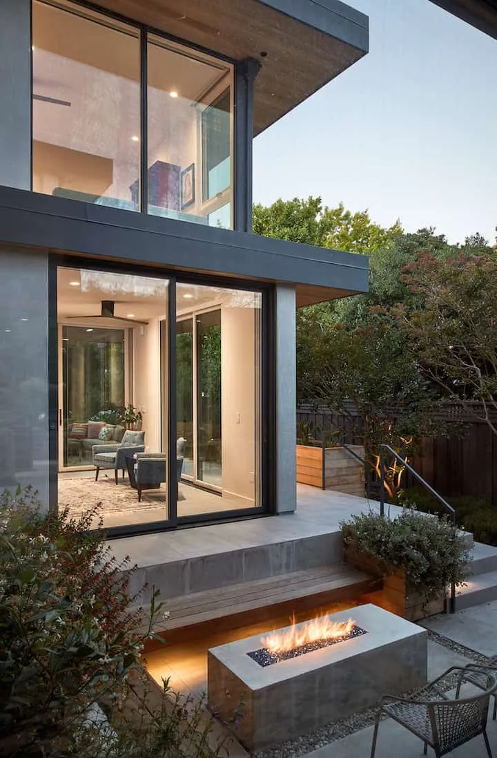 Klopf Architecture设计的C-Through住宅：帕洛阿尔托现代庭院休闲