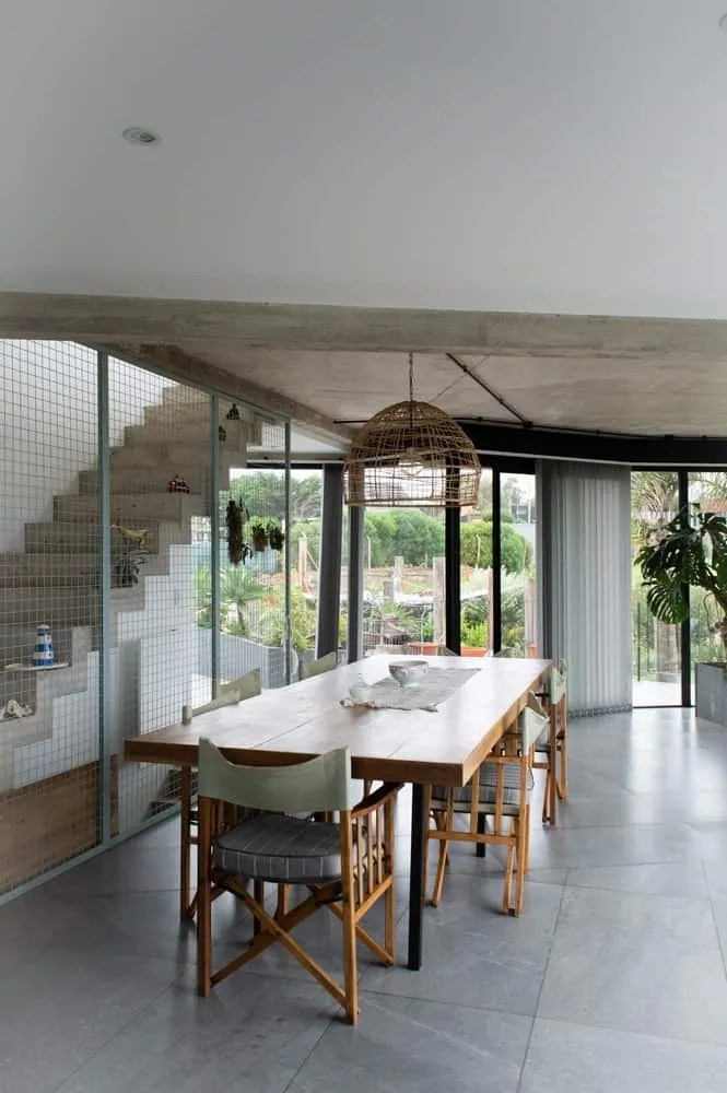 Lépore & Salvini设计的米尔多尔之家：马尔-德-普拉塔悬崖上的全景建筑