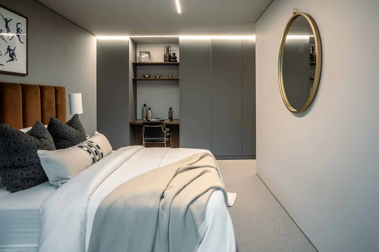 Sandwich House by Outset Think — Minimalist Home with Courtyard Inspired by Formal English Gardens, Surrey, England