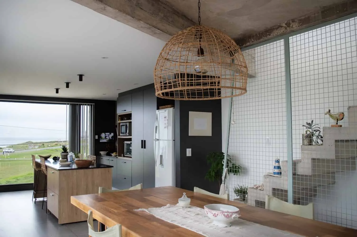 Lépore & Salvini设计的米尔多尔之家：马尔-德-普拉塔悬崖上的全景建筑