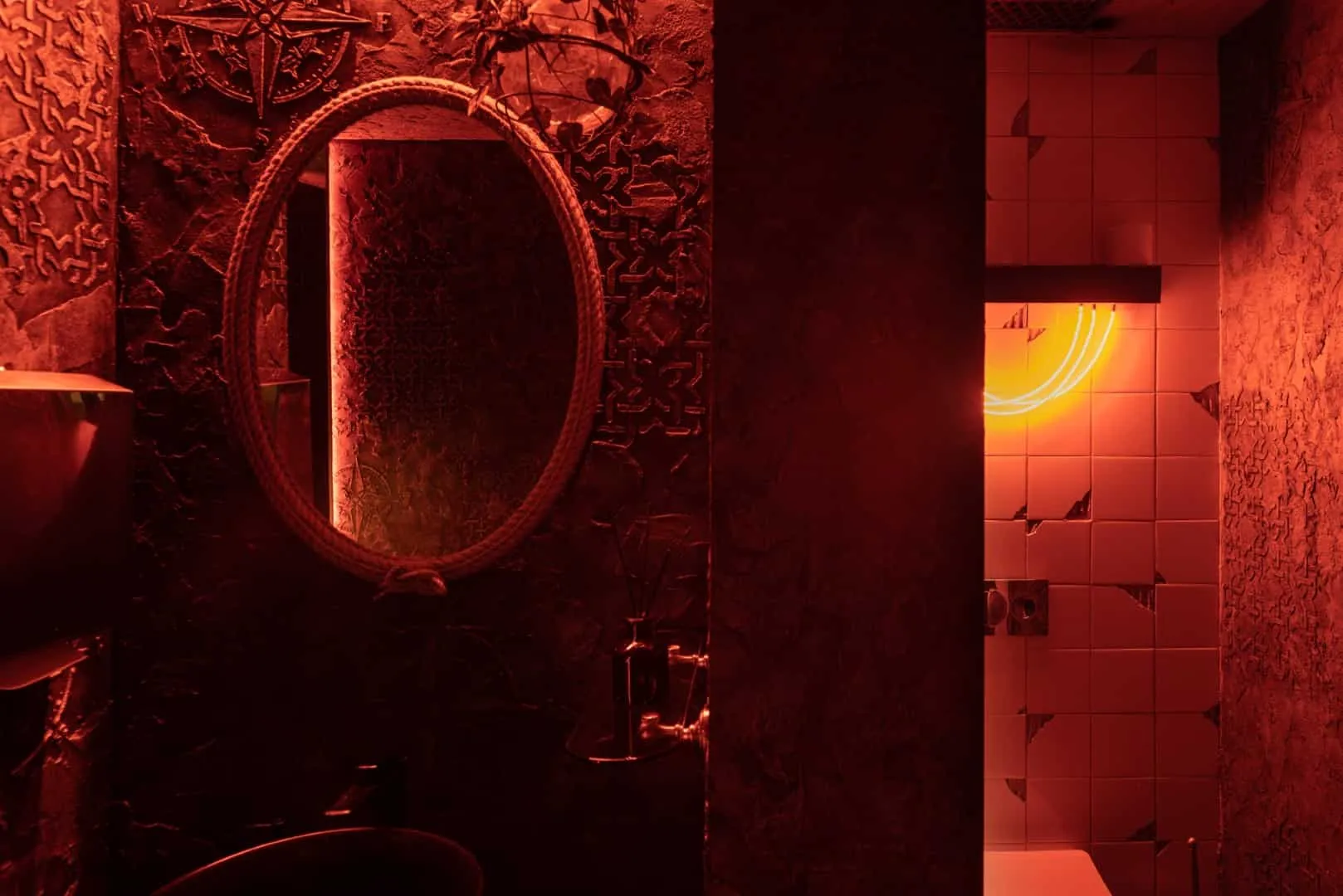 Kvadrat Architects设计的实验性酒吧密室：阿斯塔纳隐藏的鸡尾酒圣殿