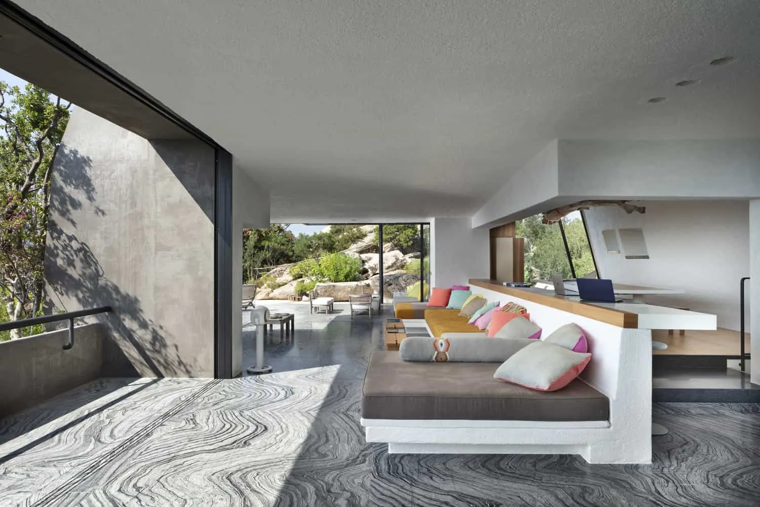 萨丁尼亚房屋由Stera Architectures设计：扎根于科斯塔·斯梅尔达景观的现代住宅