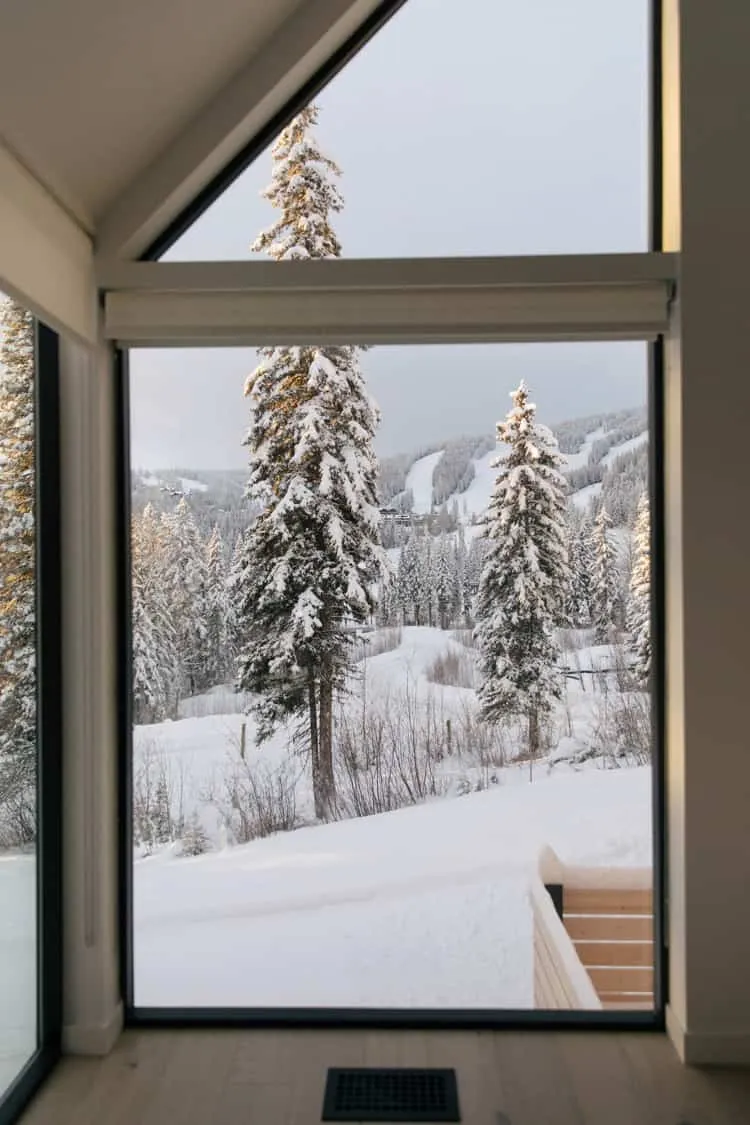 Scandinavian Elegance Meets Mountain Magic in a Magical Ski Chalet