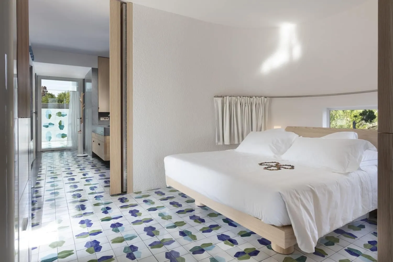 萨丁尼亚房屋由Stera Architectures设计：扎根于科斯塔·斯梅尔达景观的现代住宅