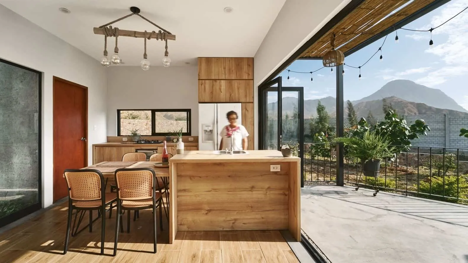 Дом Эльмера Гутиерреса в Трухилло, Перу Дом Эльмера Гутиерреса в Трухилло, Перу