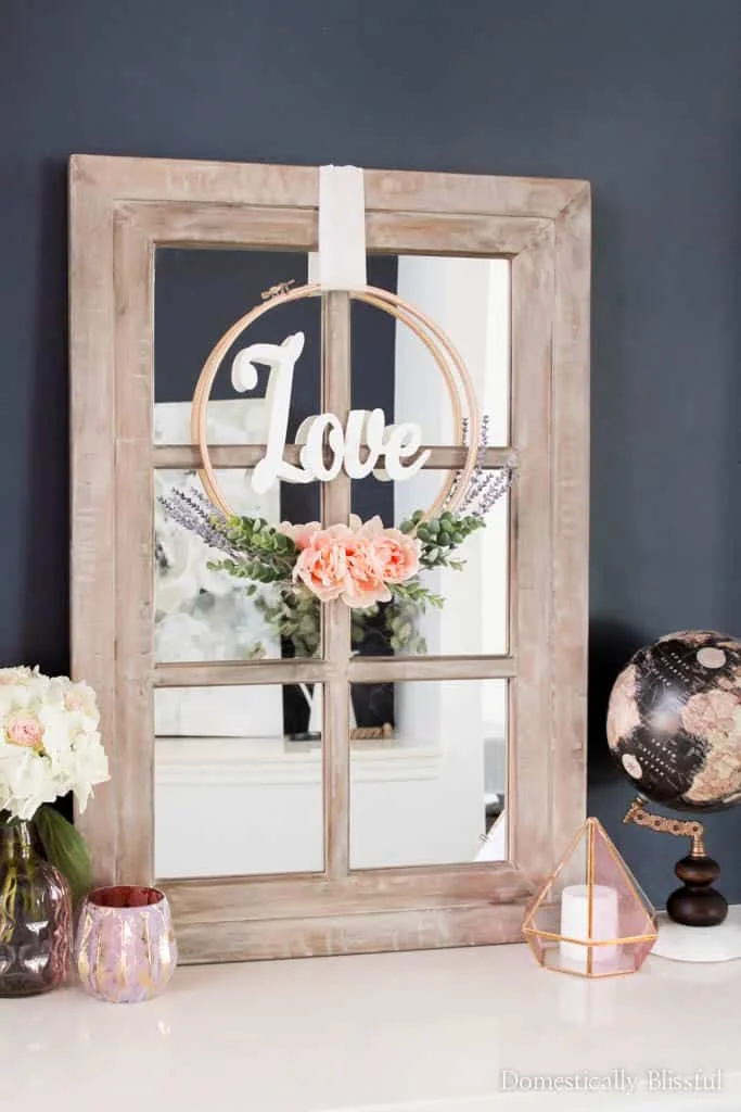 Corona con botón de bordado