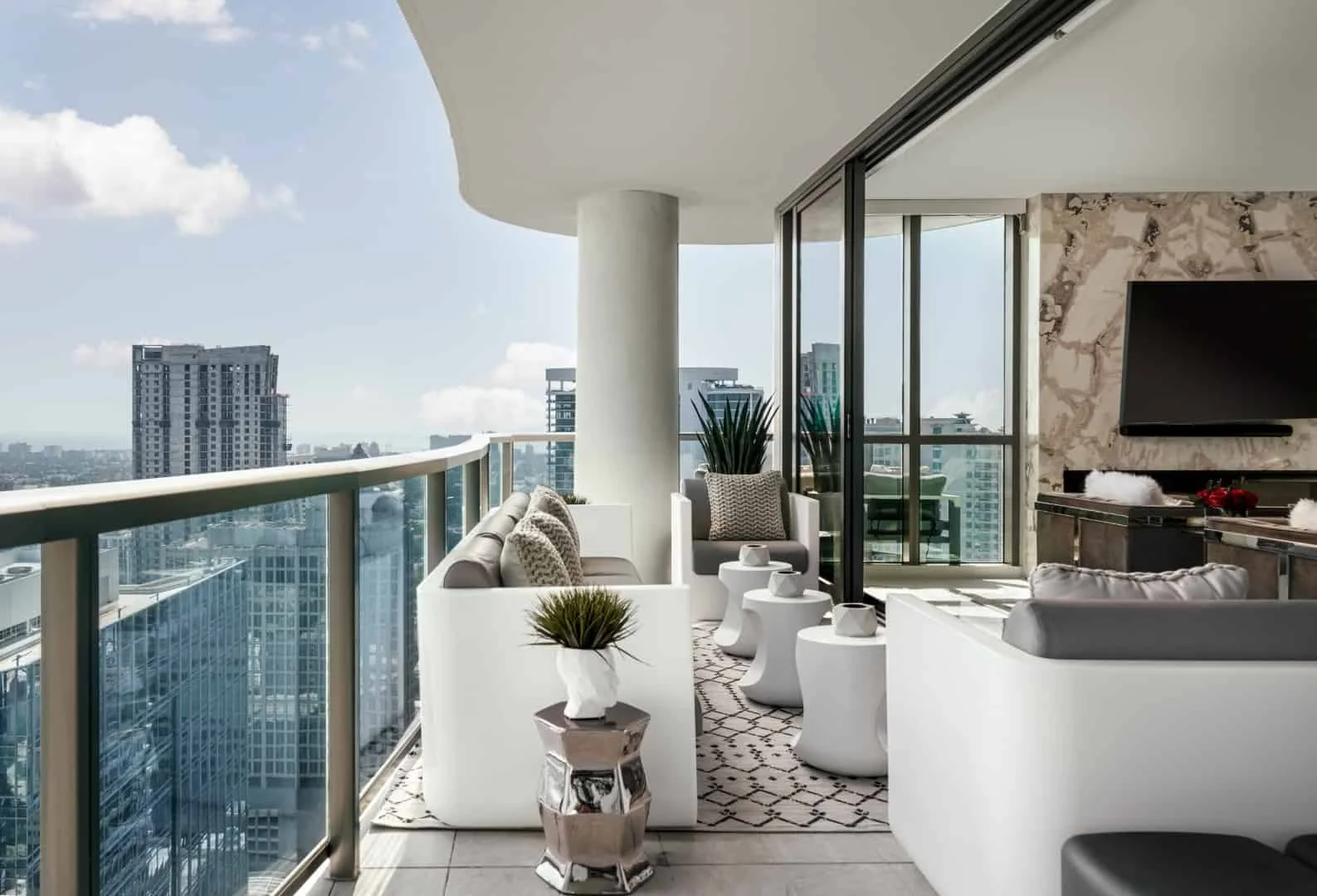 8. Balcón moderno, Miami