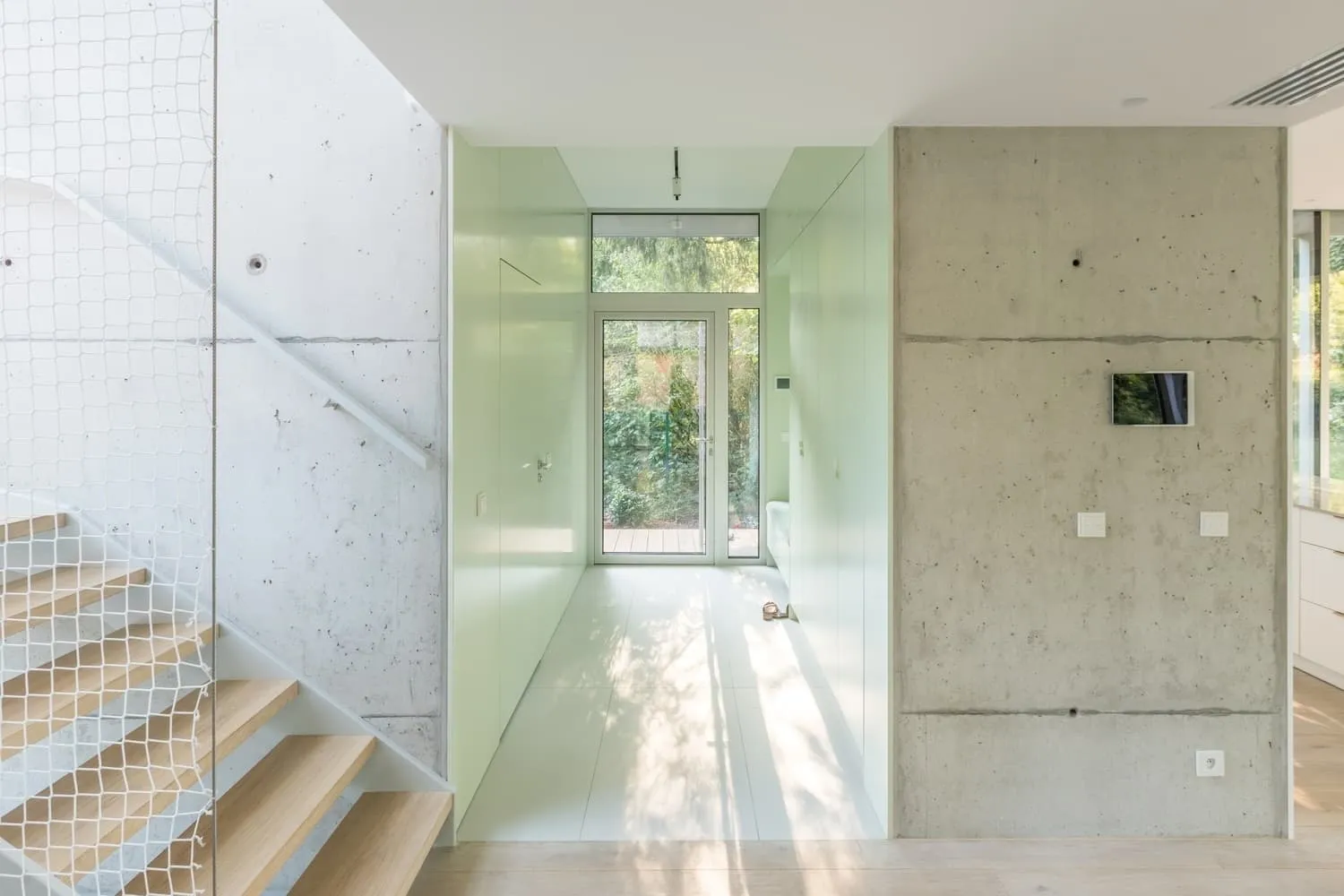 康斯坦丁市BDR Architekci建筑公司的紧凑型生态住宅：靠近华沙的休闲居所