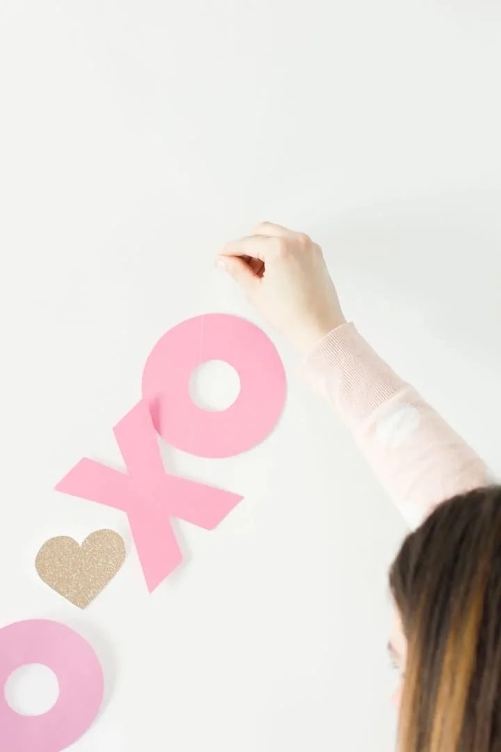 13. Haz tú mismo una bandera con XOXO para San Valentín