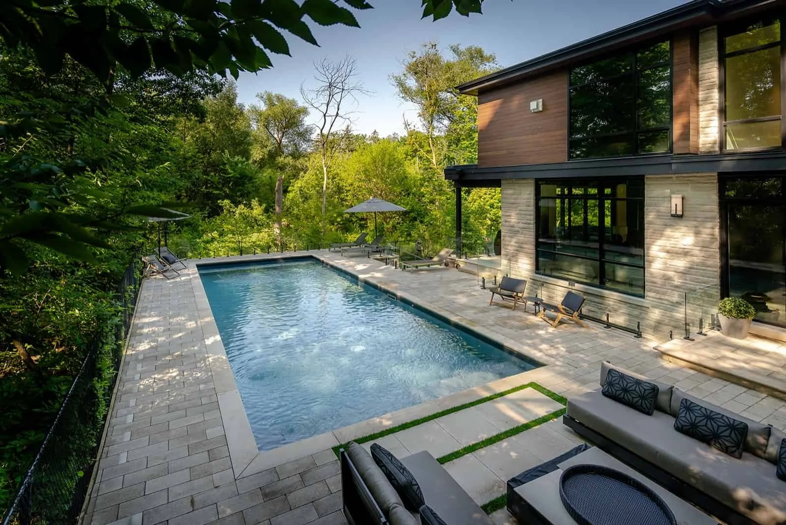 2. Piscina moderna, Toronto