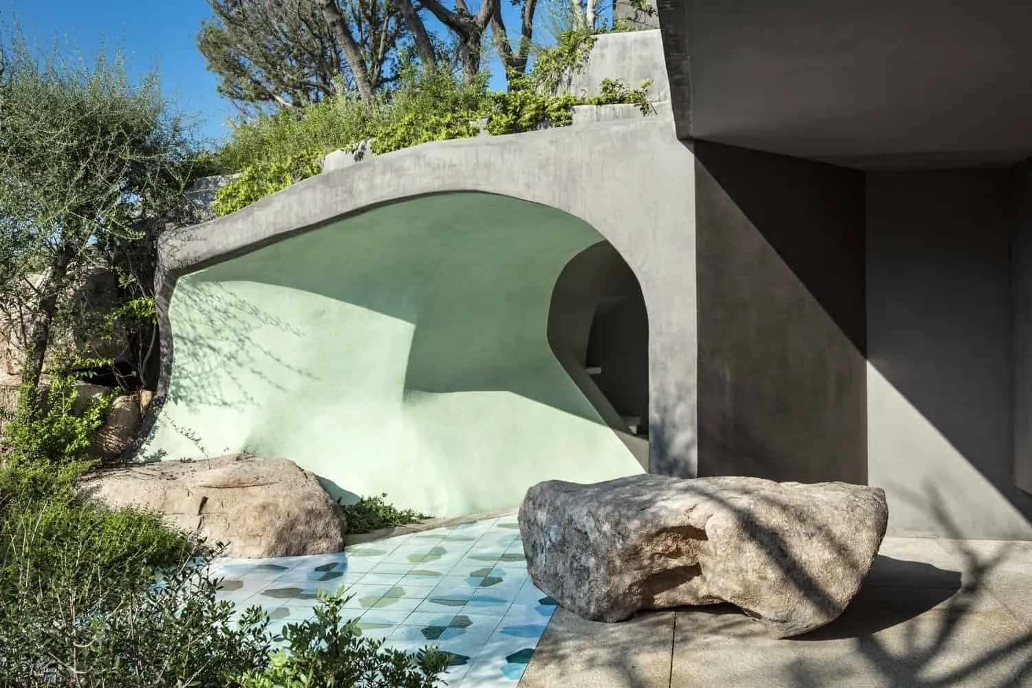 萨丁尼亚房屋由Stera Architectures设计：扎根于科斯塔·斯梅尔达景观的现代住宅