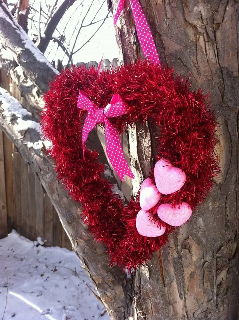 6. Guirnalda simple de brillos con corazón