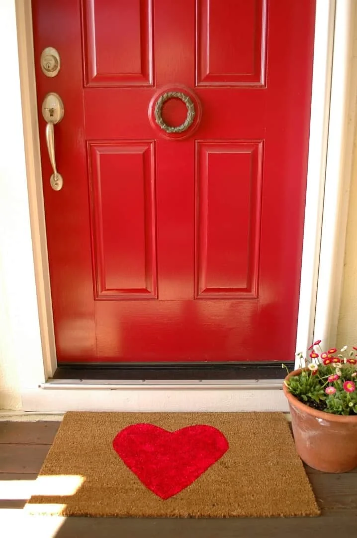 5. Haz tú mismo una alfombra con corazones