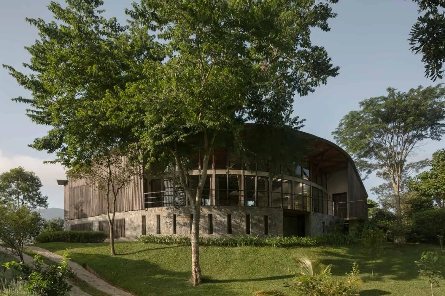 巴西博卡因纳的安娜·奥尔特贝格与塞萨尔·霍尔丹住宅