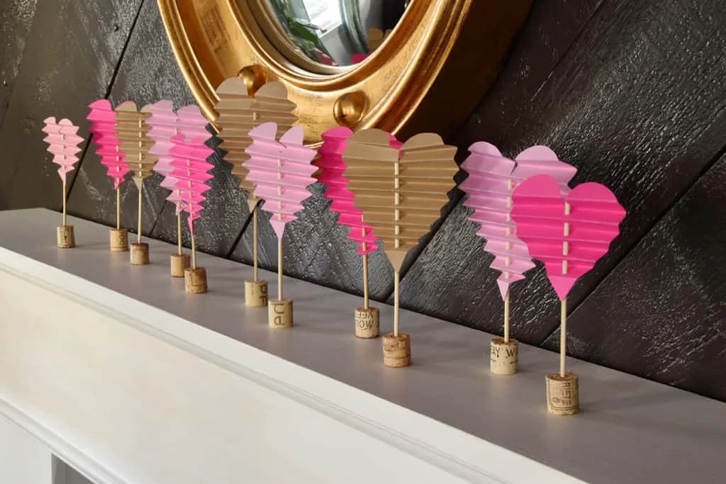 13. Corazones de papel