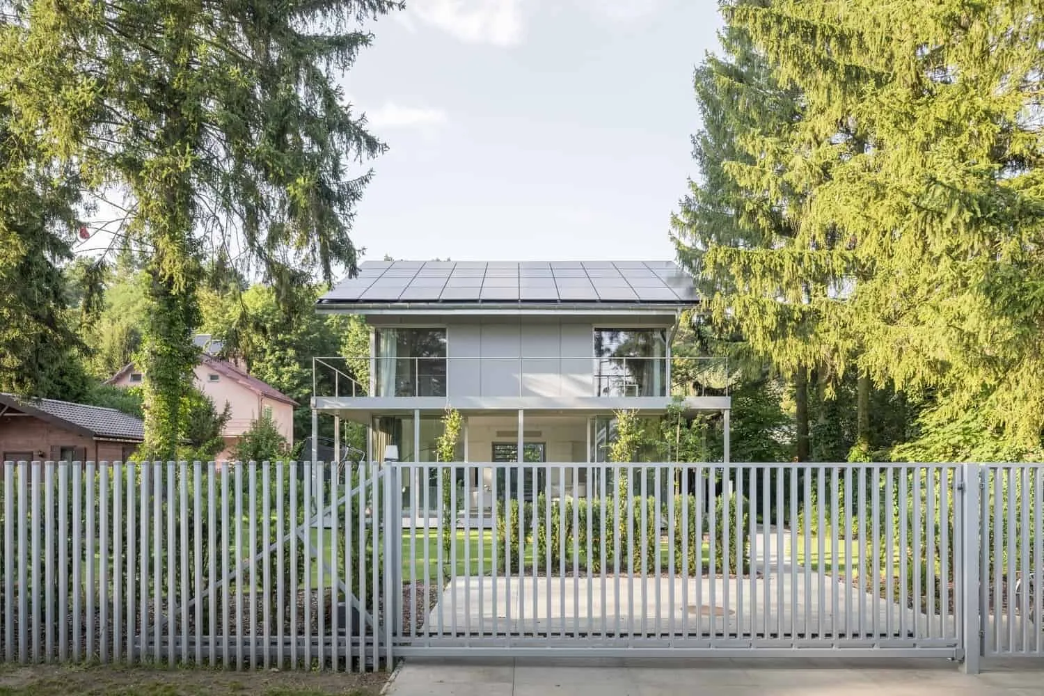 康斯坦丁市BDR Architekci建筑公司的紧凑型生态住宅：靠近华沙的休闲居所