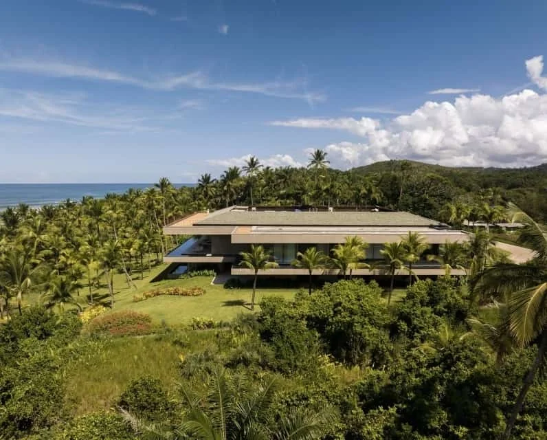 01 TVN House by Saraiva e Associados: A Tropical Forest Hideaway in Brazil’s Itacaré